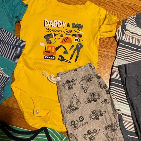 Baby boys bundle of spring summer 18 month short sleeve outfits lot of 9 pieces - Picture 3 of 7